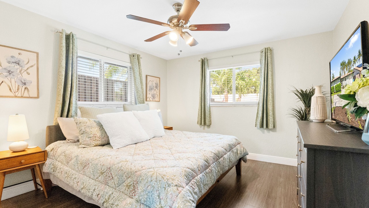 Photo of Bedroom in Golfview Harbor
