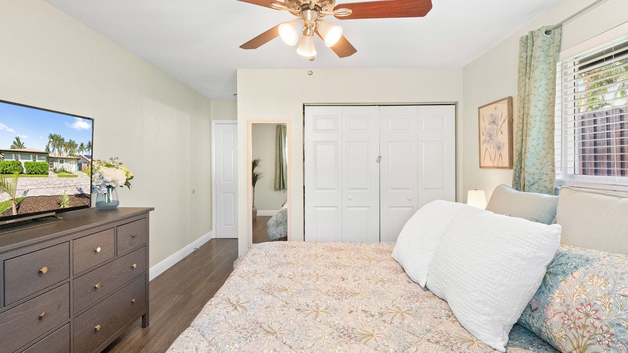 Photo of Bedroom in Golfview Harbor