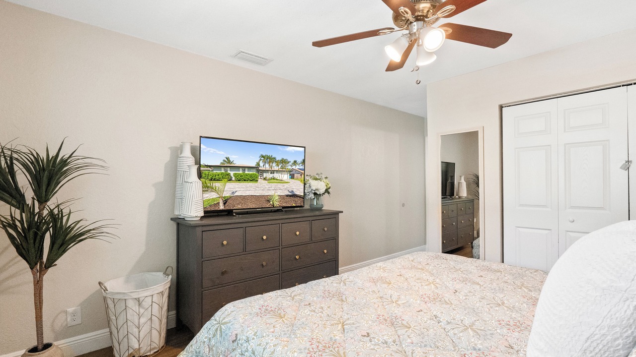 Photo of Bedroom in Golfview Harbor