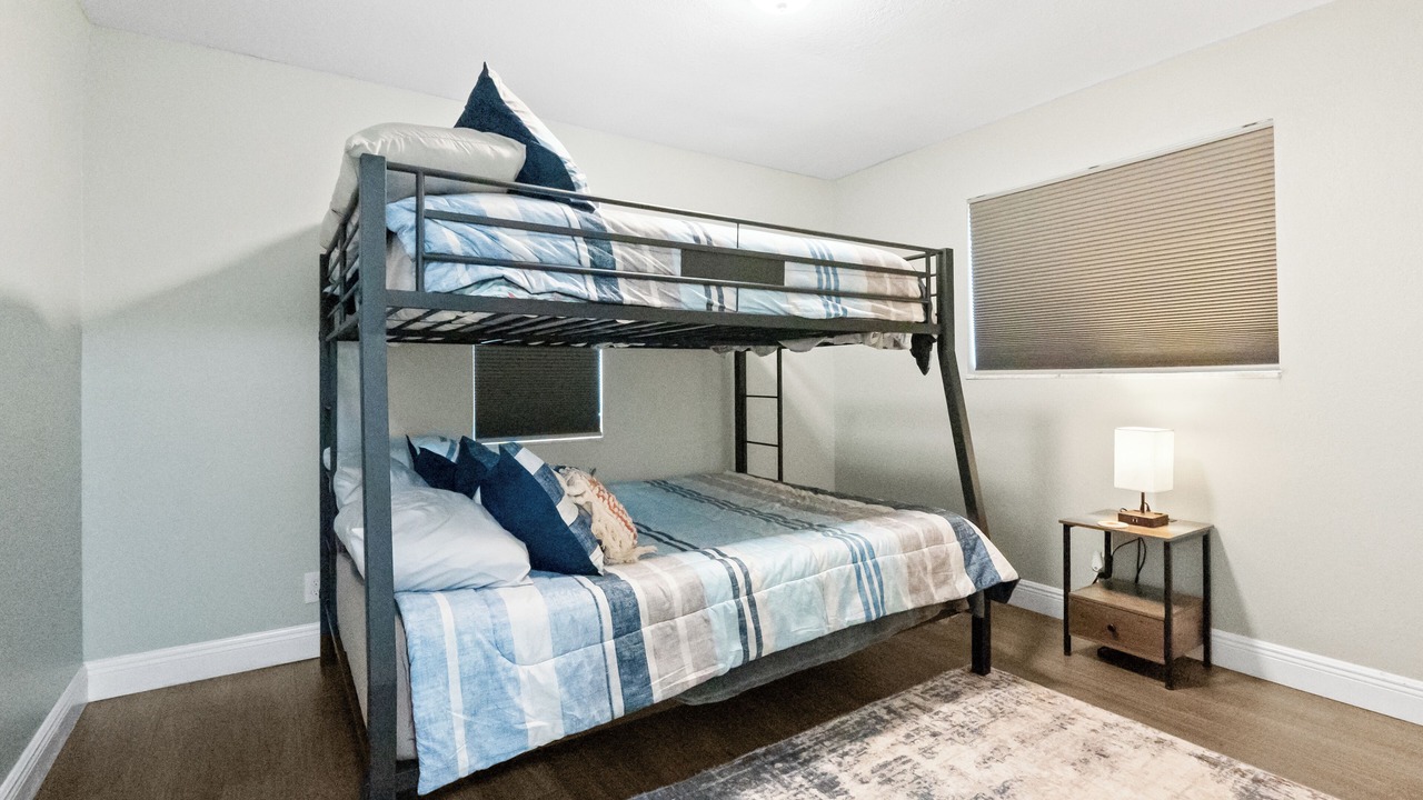 Photo of Bedroom in Golfview Harbor