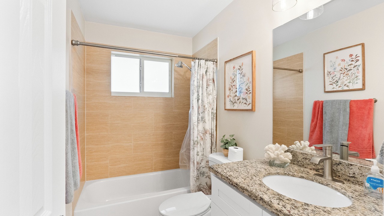 Photo of Bathroom in Golfview Harbor