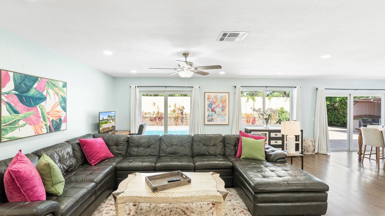Photo of Livingroom in Golfview Harbor