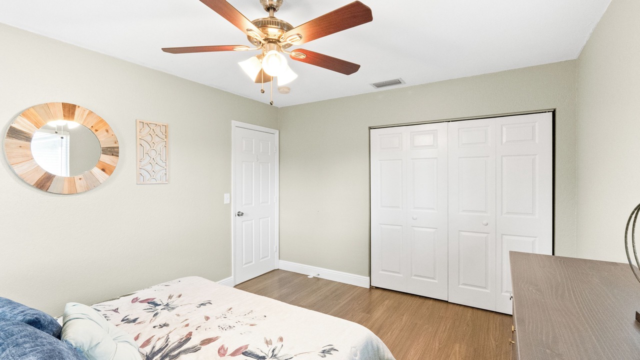 Photo of Bedroom in Golfview Harbor