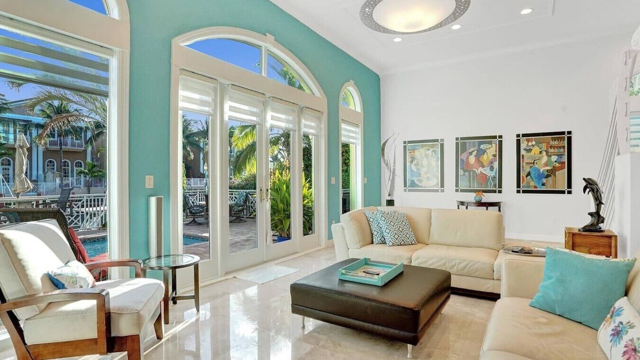 Photo of Livingroom in Eastern Shores