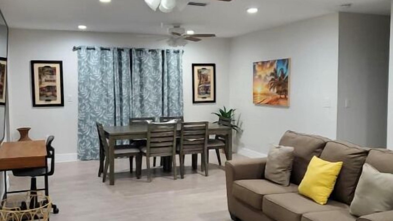 Photo of Livingroom in Miami Gardens