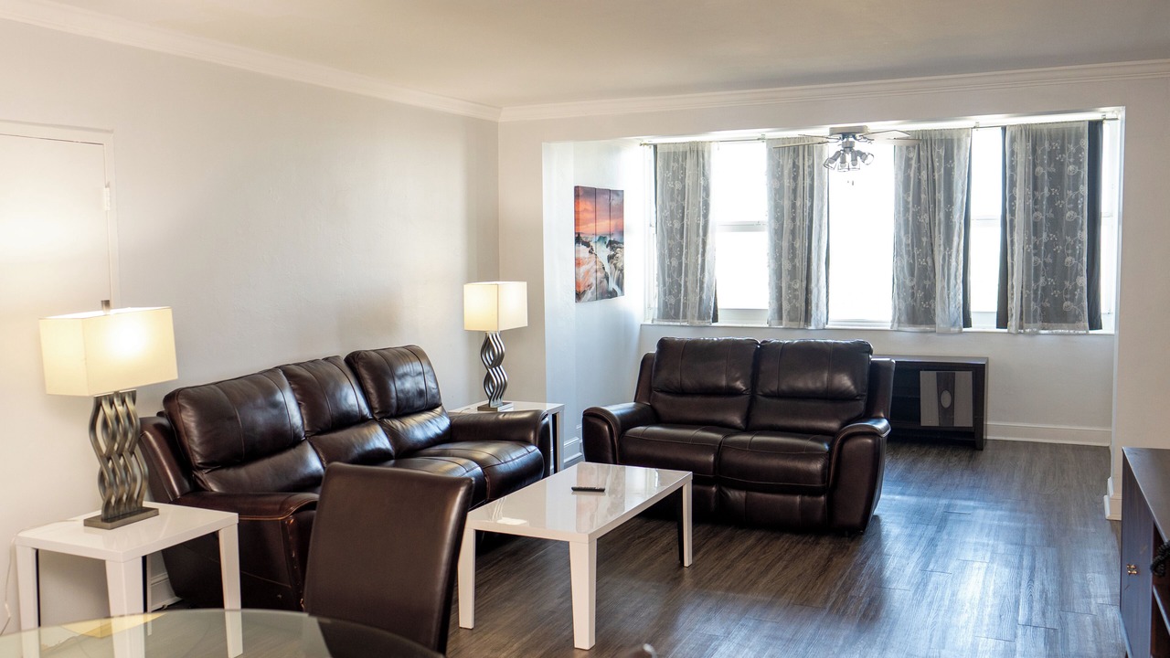 Photo of Livingroom in Galt Mile