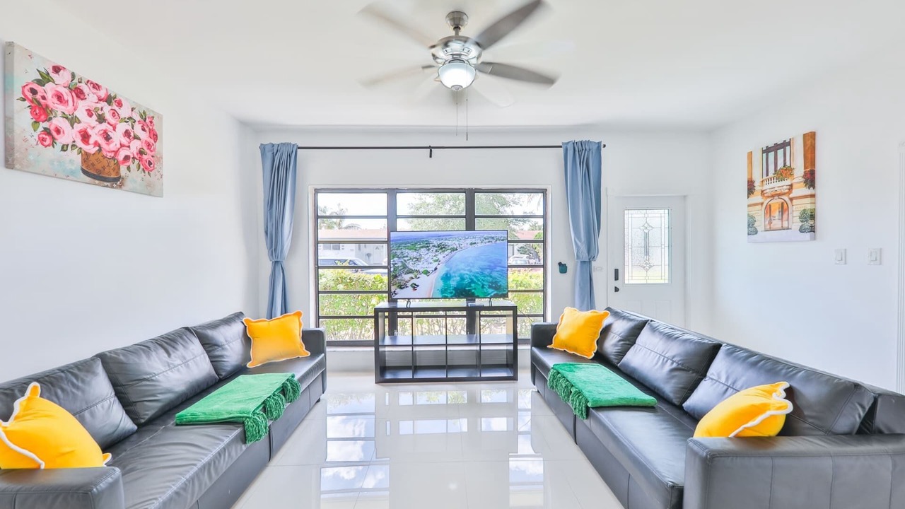 Photo of Livingroom in Ives Estates