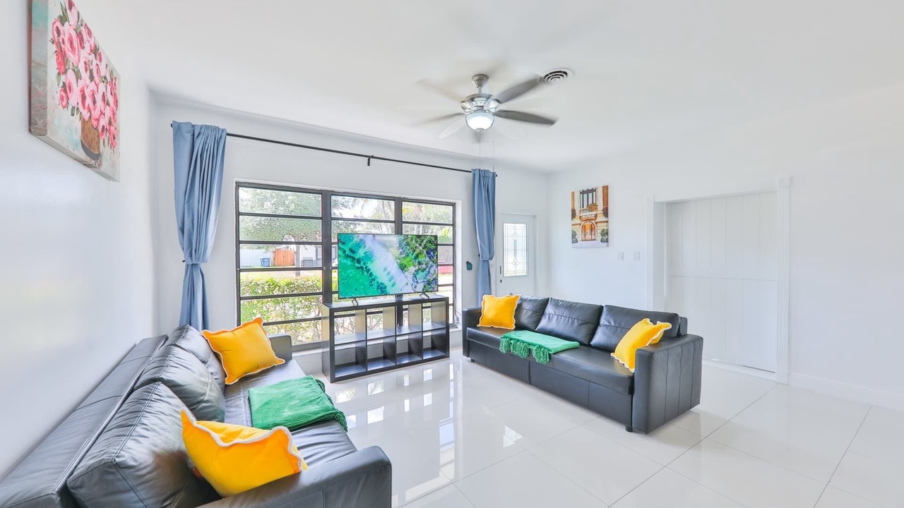 Photo of Livingroom in Ives Estates