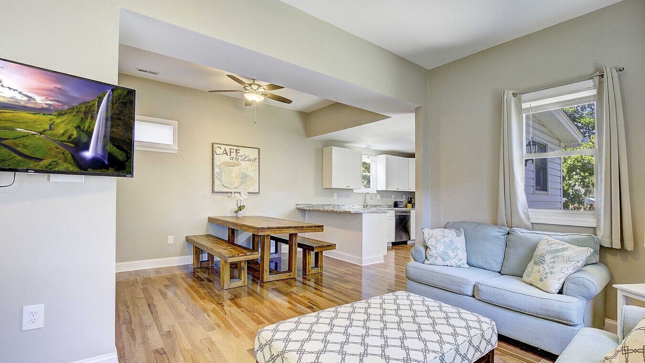 Photo of Livingroom in North Beach