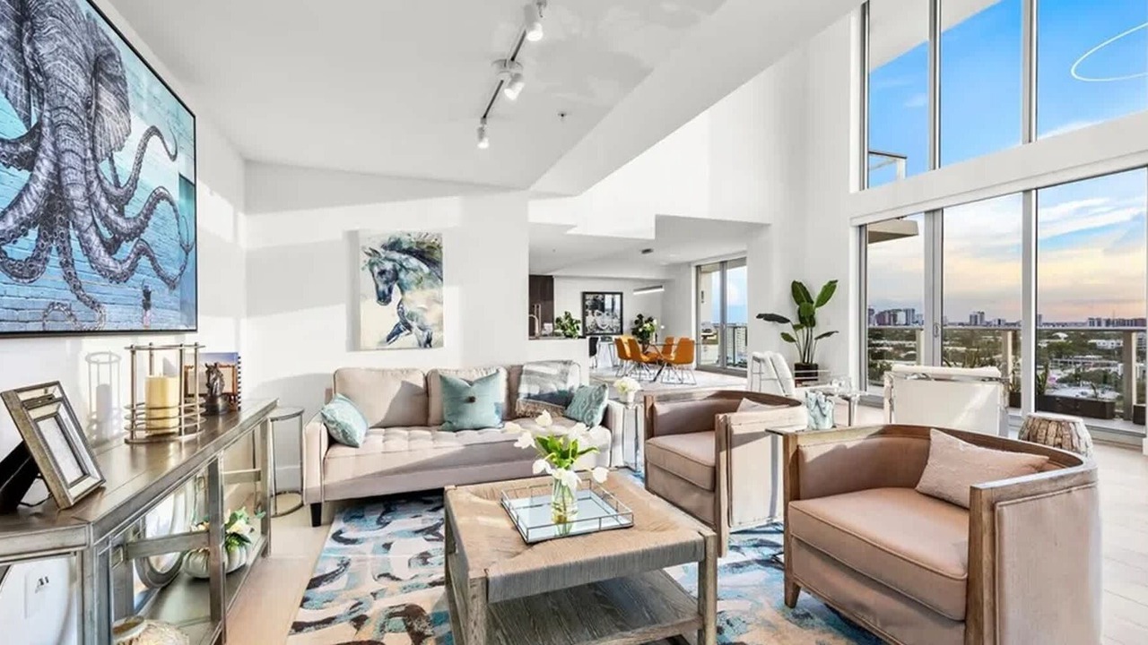 Photo of Livingroom in Central Fort Lauderdale