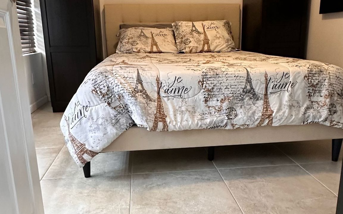 Photo of Bedroom in Bermuda Riviera