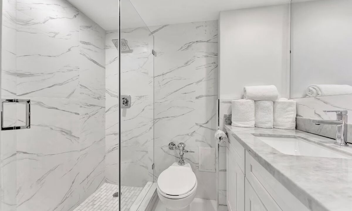 Photo of Bathroom in Galt Mile