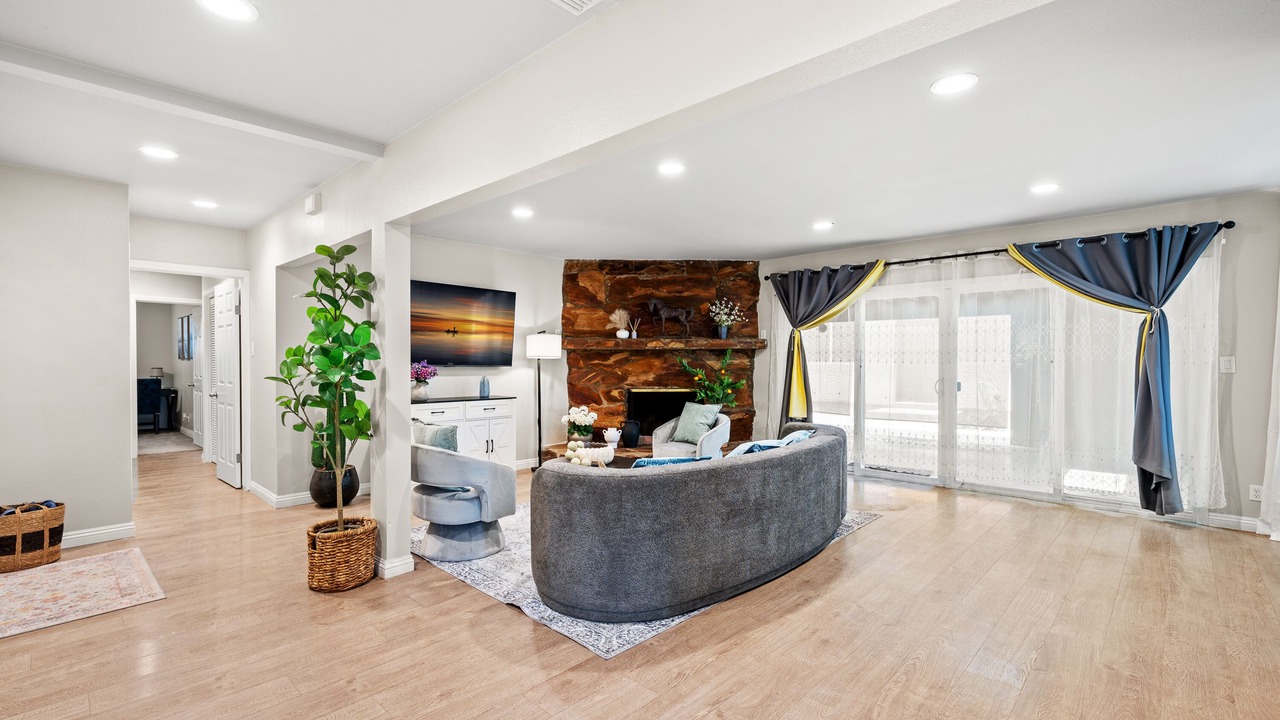 Photo of Livingroom in Hacienda Heights