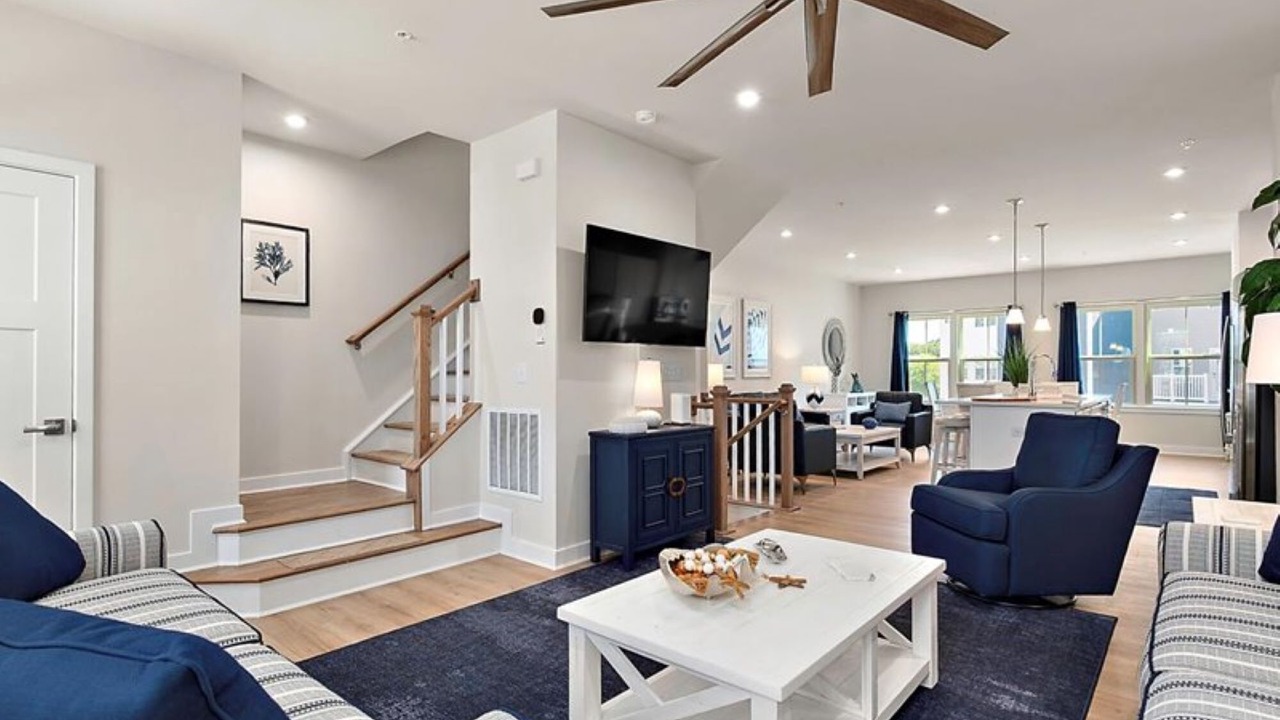 Photo of Livingroom in Bayside