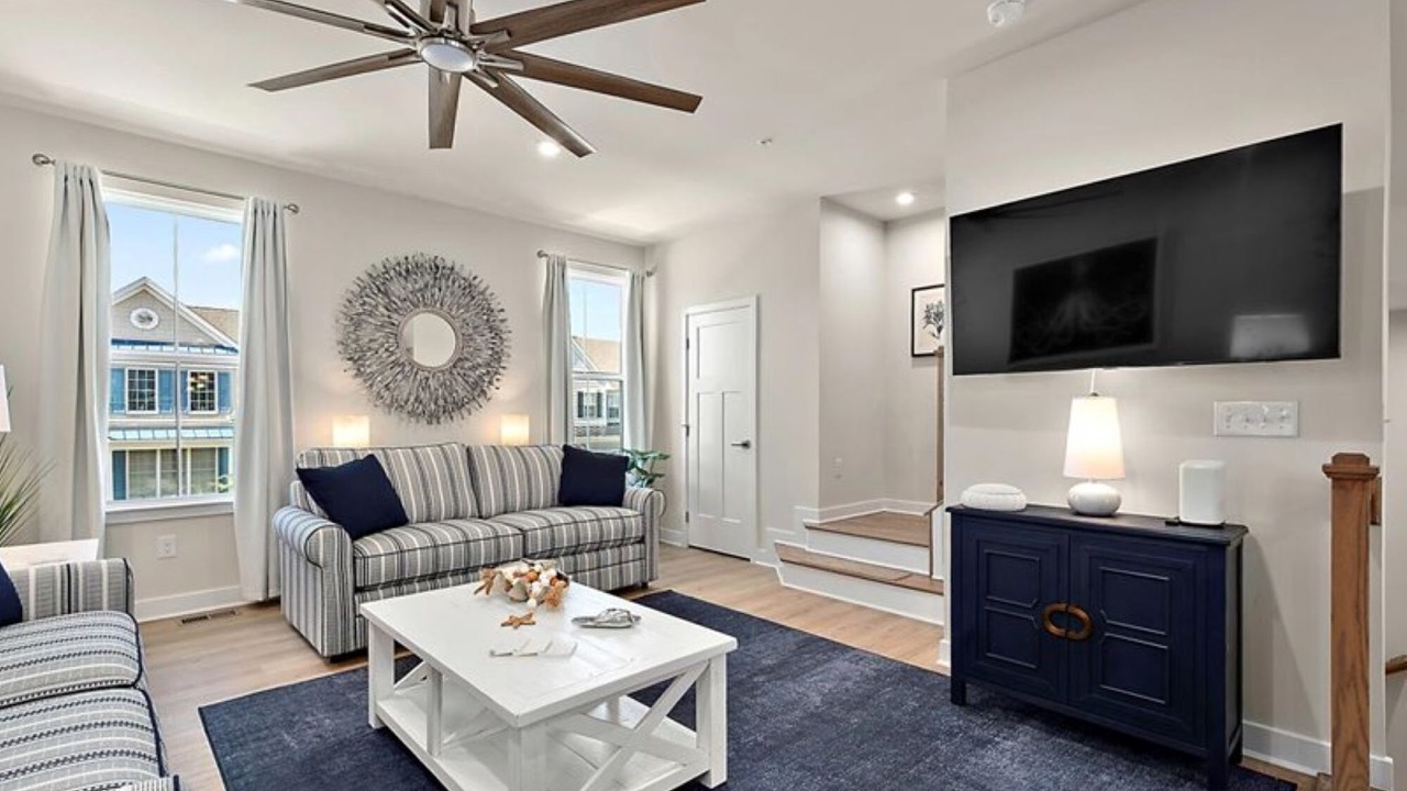 Photo of Livingroom in Bayside