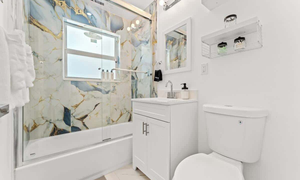 Photo of Bathroom in Middle River Terrace