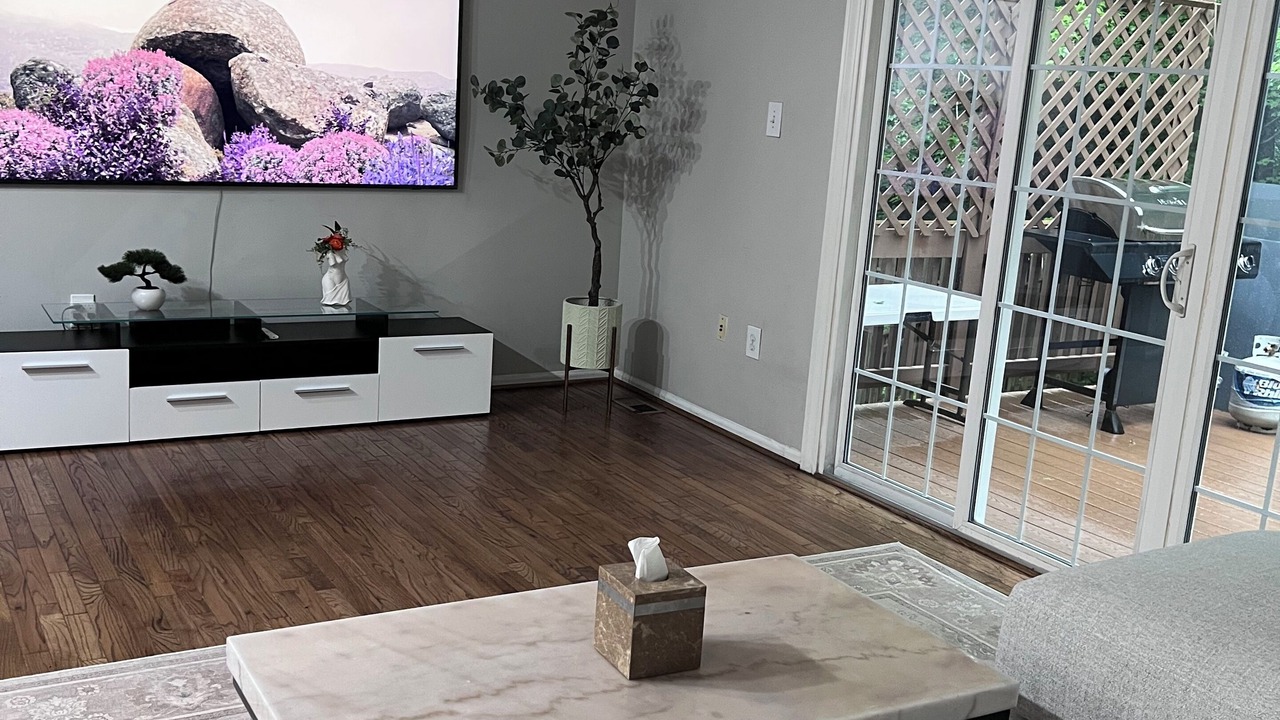 Photo of Livingroom in Newington