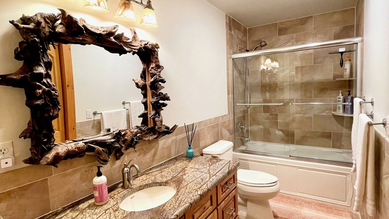 Photo of Bathroom in Hunter