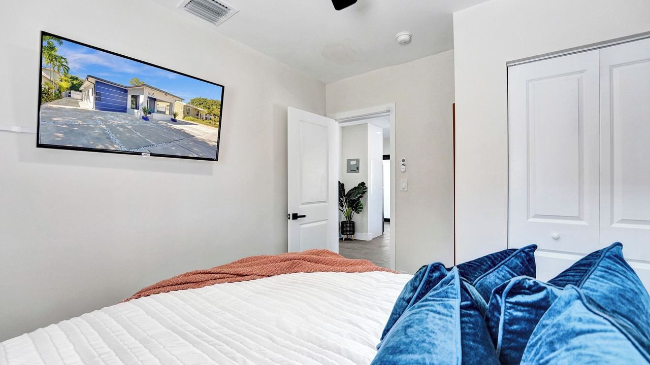 Photo of Bedroom in South Middle River