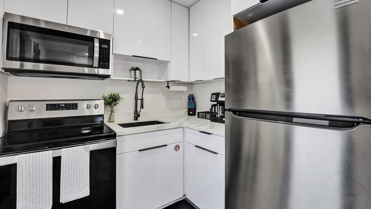 Photo of Kitchen in South Middle River