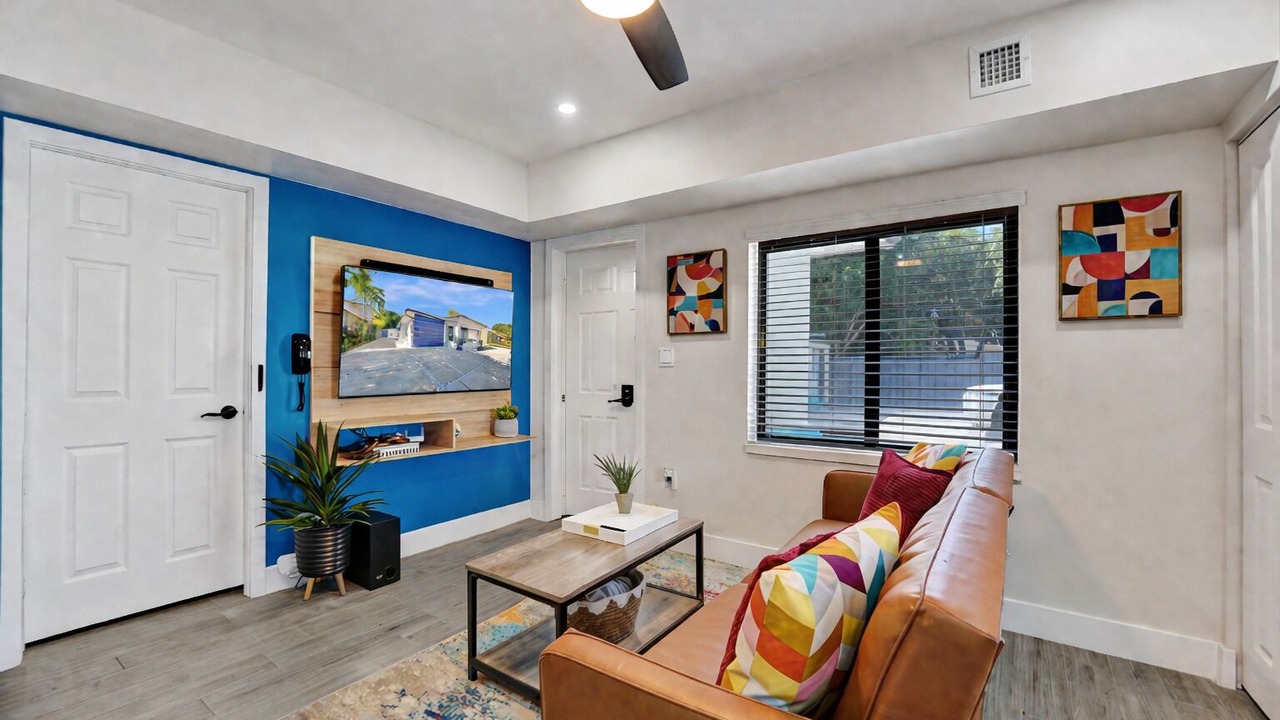 Photo of Livingroom in South Middle River