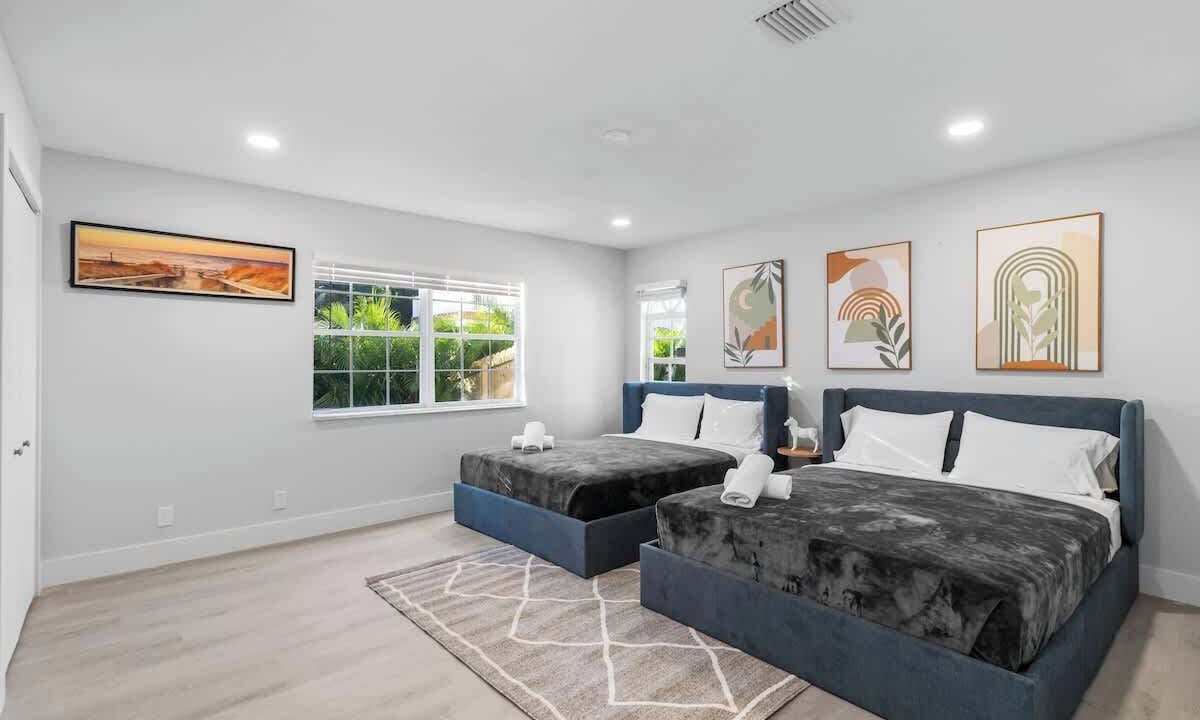 Photo of Bedroom in Sunrise