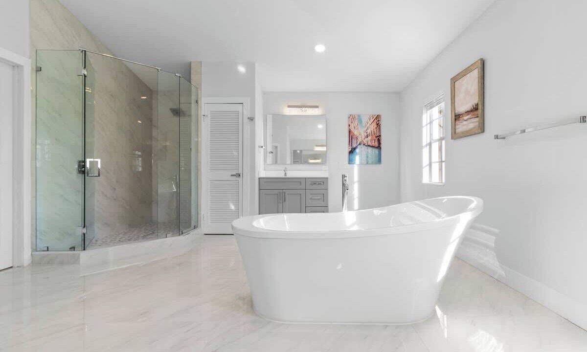 Photo of Bathroom in Sunrise