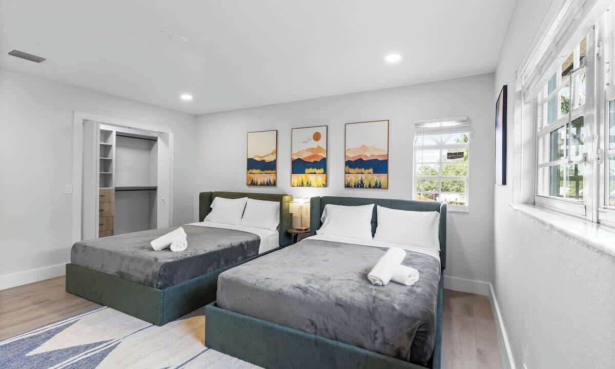 Photo of Bedroom in Sunrise