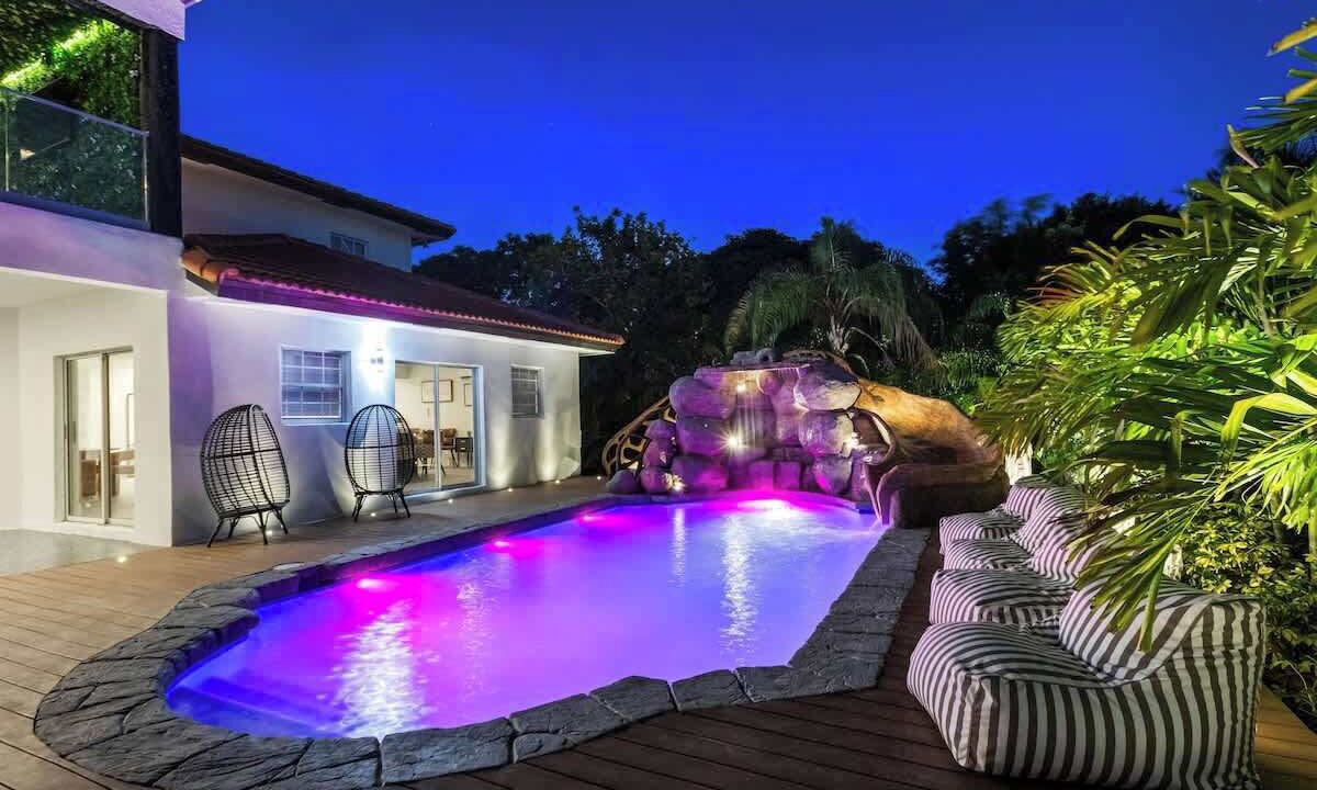 Photo of Outdoor in Sunrise