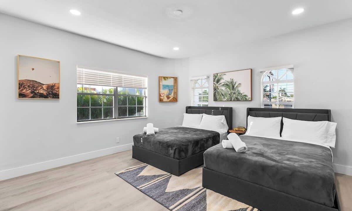 Photo of Bedroom in Sunrise