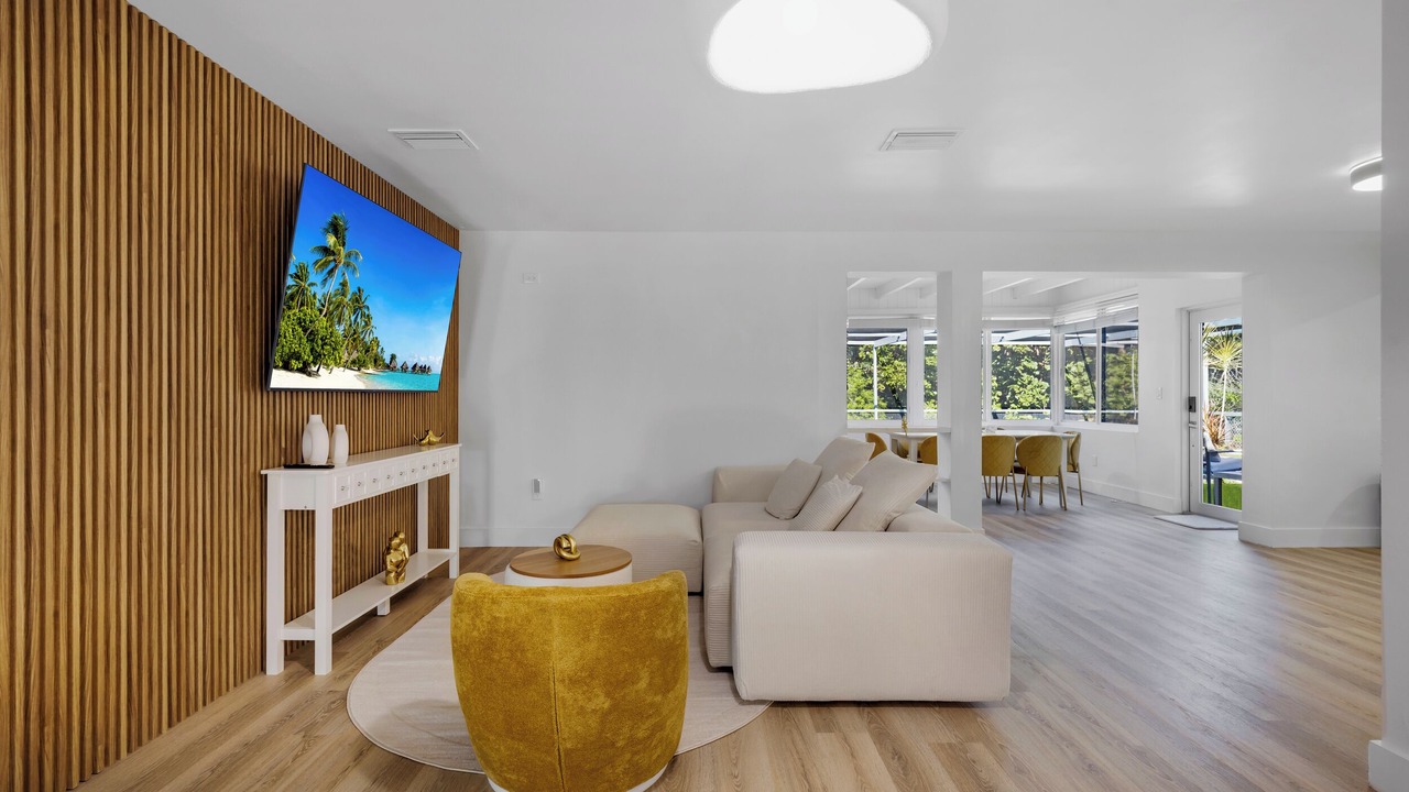 Photo of Livingroom in Golden Glades
