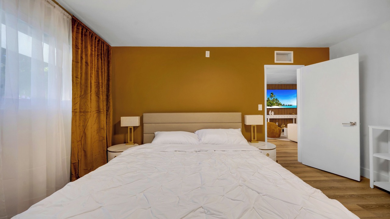 Photo of Bedroom in Golden Glades