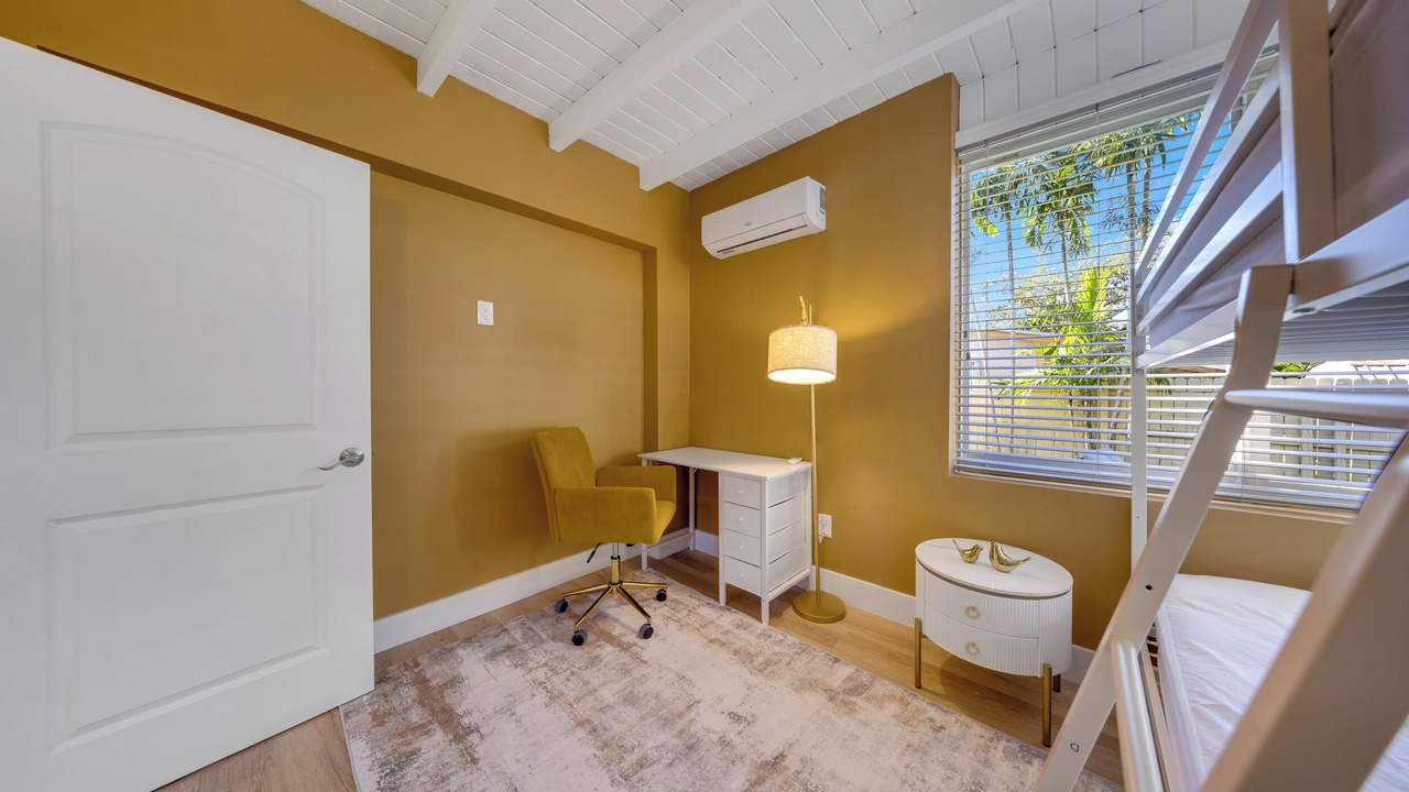 Photo of Bedroom in Golden Glades
