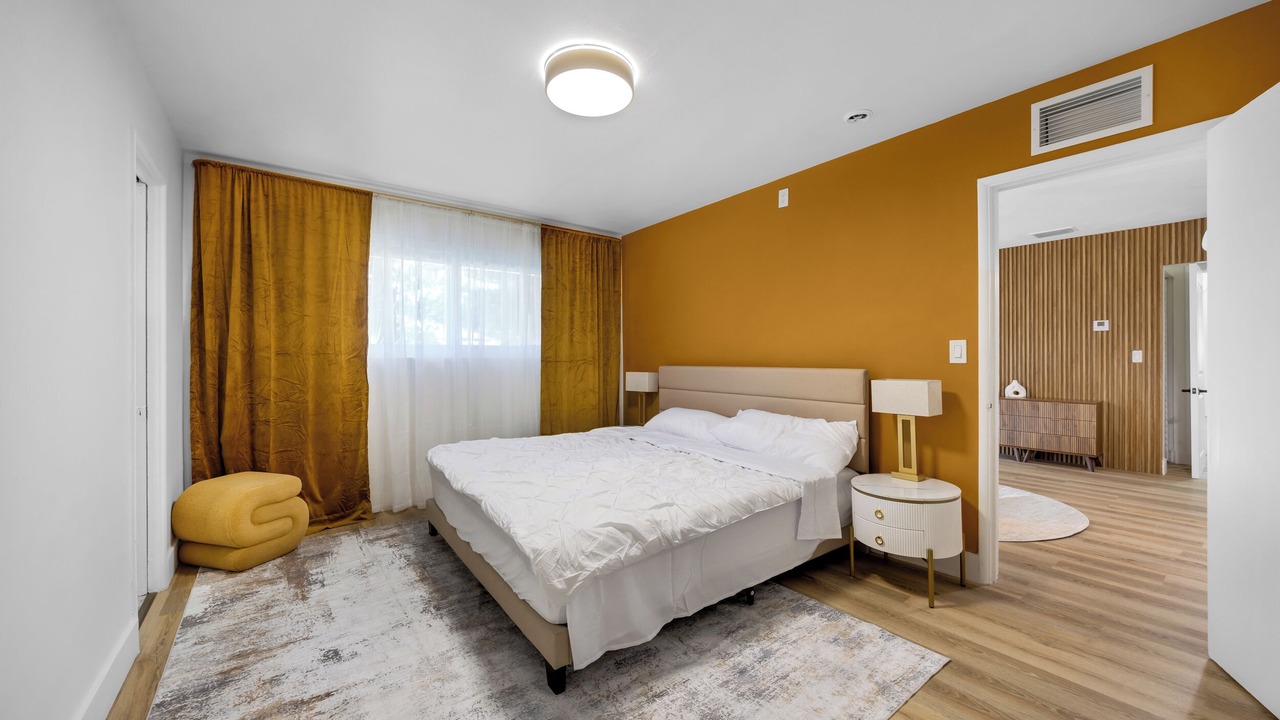 Photo of Bedroom in Golden Glades