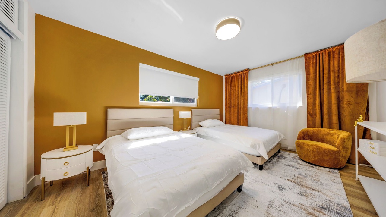 Photo of Bedroom in Golden Glades