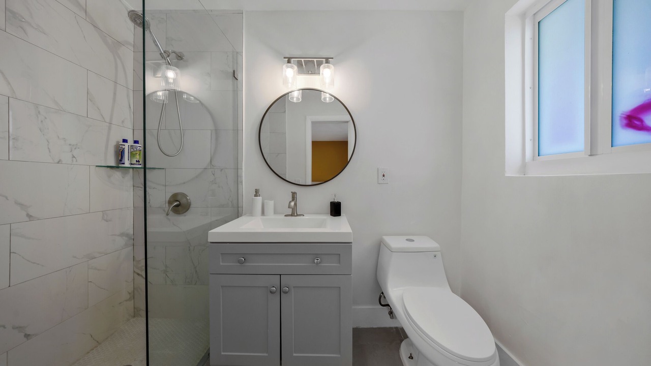 Photo of Bathroom in Golden Glades