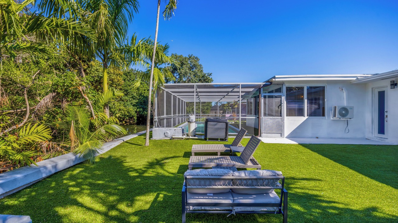 Photo of Patio Balcony in Golden Glades