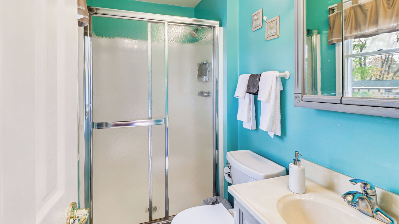 Photo of Bathroom in Valley Lee