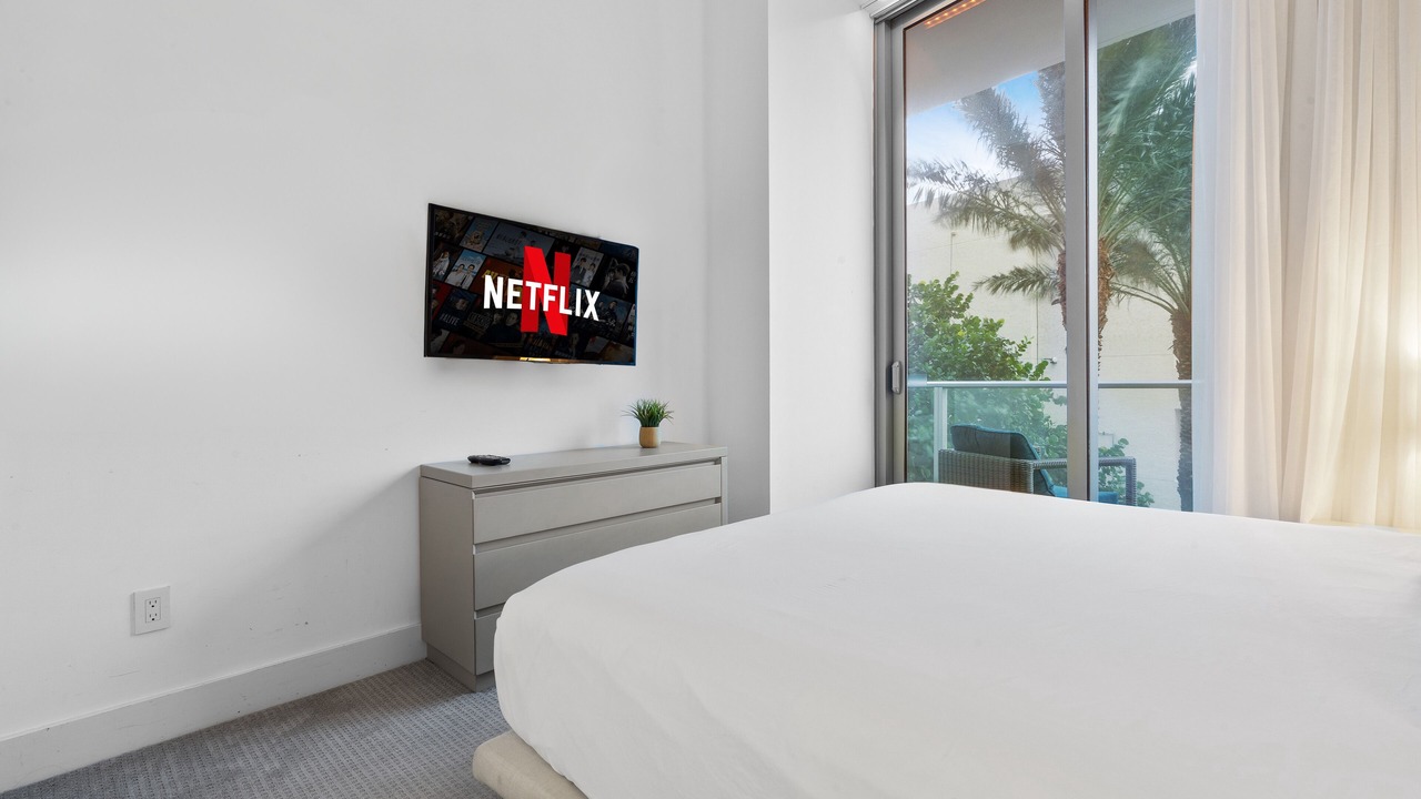 Photo of Bedroom in Hollywood South Central Beach