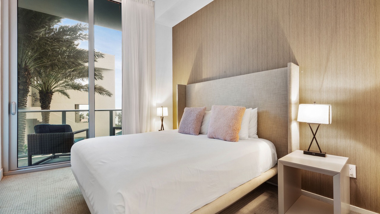 Photo of Bedroom in Hollywood South Central Beach