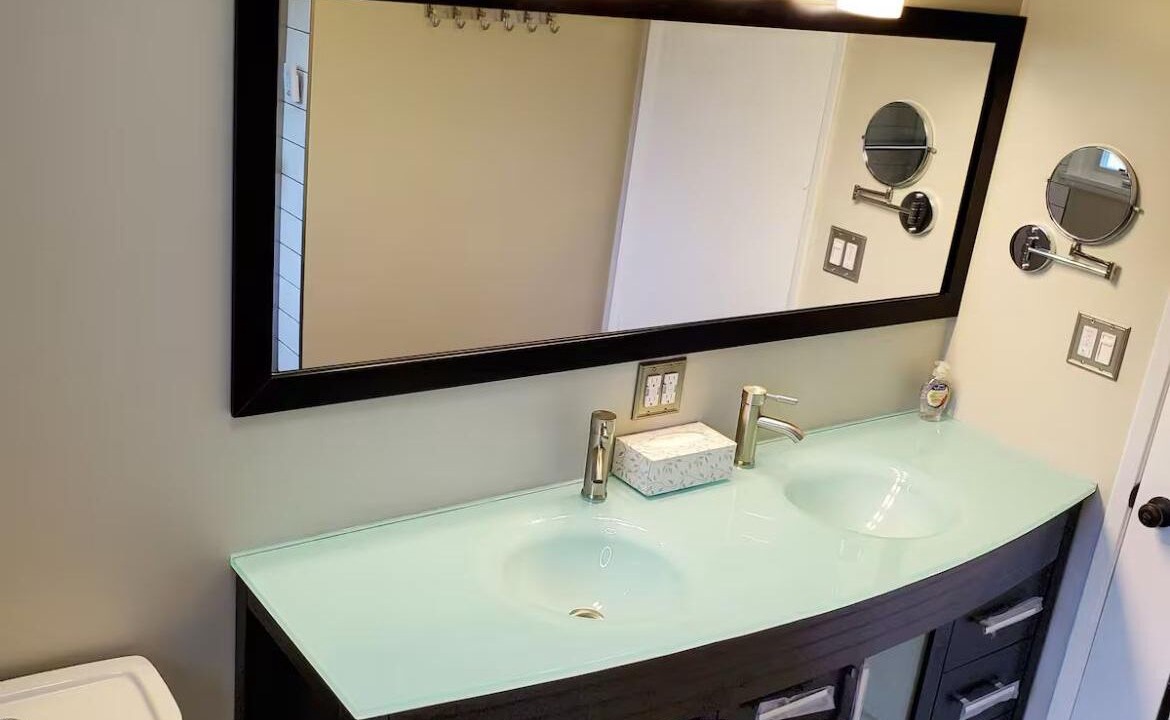 Photo of Bathroom in Woodland Hills