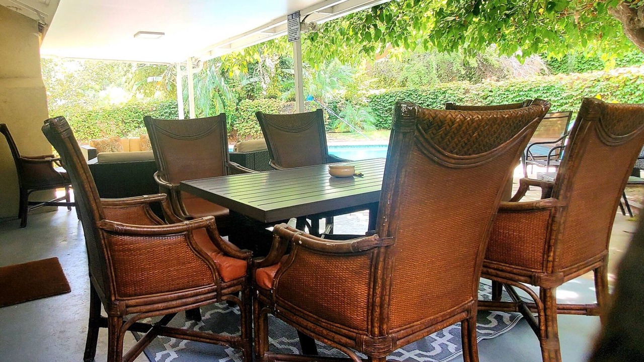 Photo of Outdoor in Woodland Hills