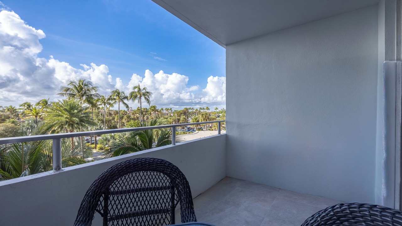 Photo of Patio Balcony in Galt Mile