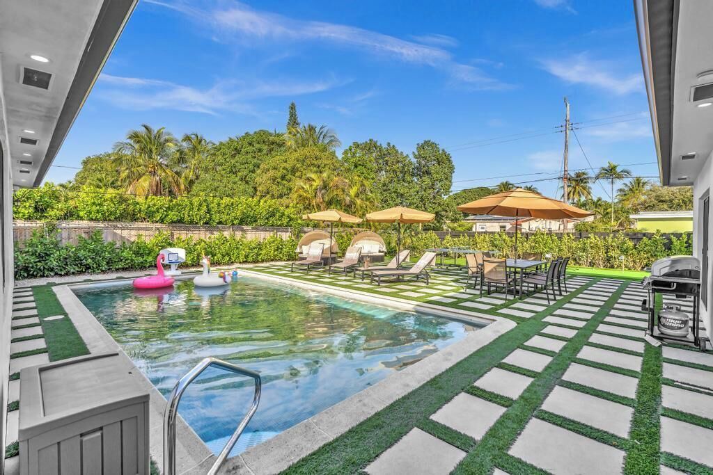 Photo of Outdoor in Hollywood Hills