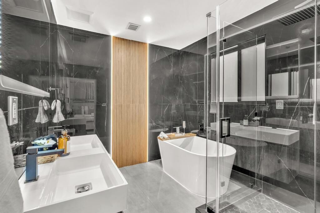 Photo of Bathroom in Hollywood Hills