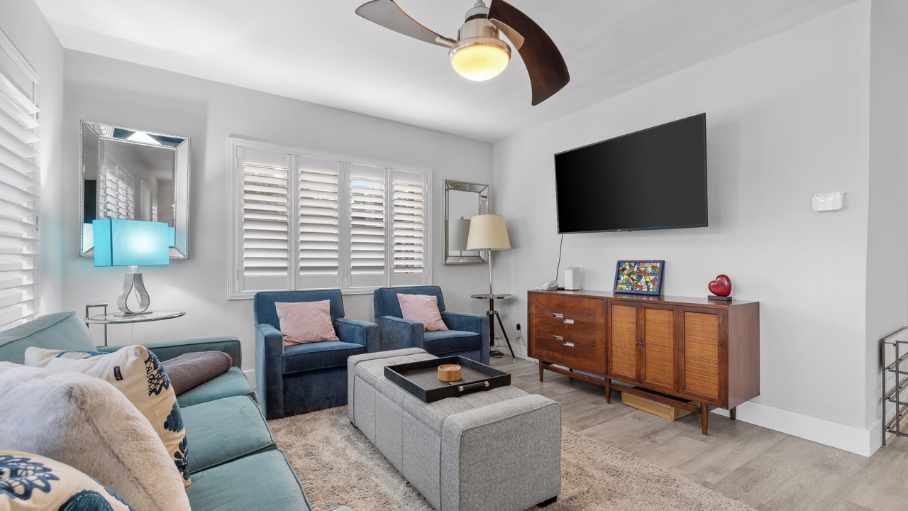 Photo of Livingroom in Middle River Terrace