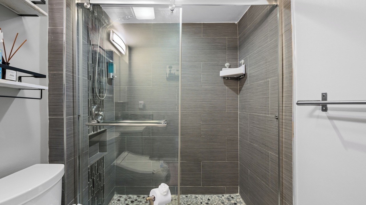 Photo of Bathroom in Middle River Terrace