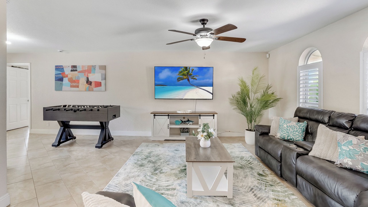 Photo of Livingroom in Broken Woods Estates