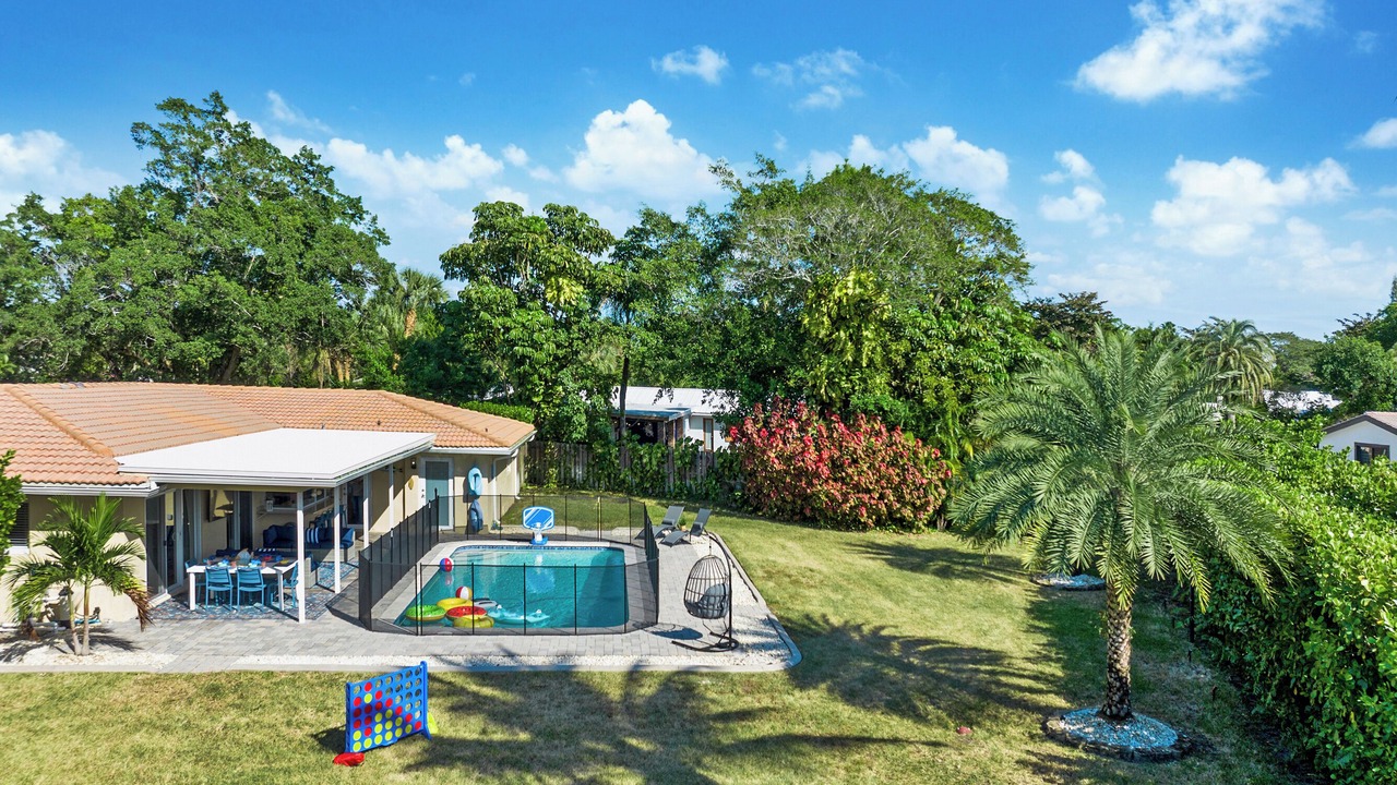 Photo of Outdoor in Broken Woods Estates
