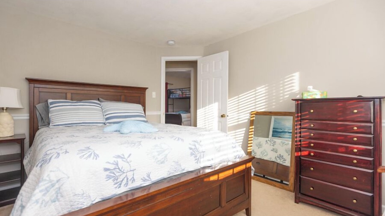 Photo of Bedroom in Town Bank